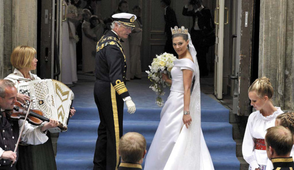 Boda de la Princesa Victoria de Suecia y Daniel Westling - Alfombra Azul